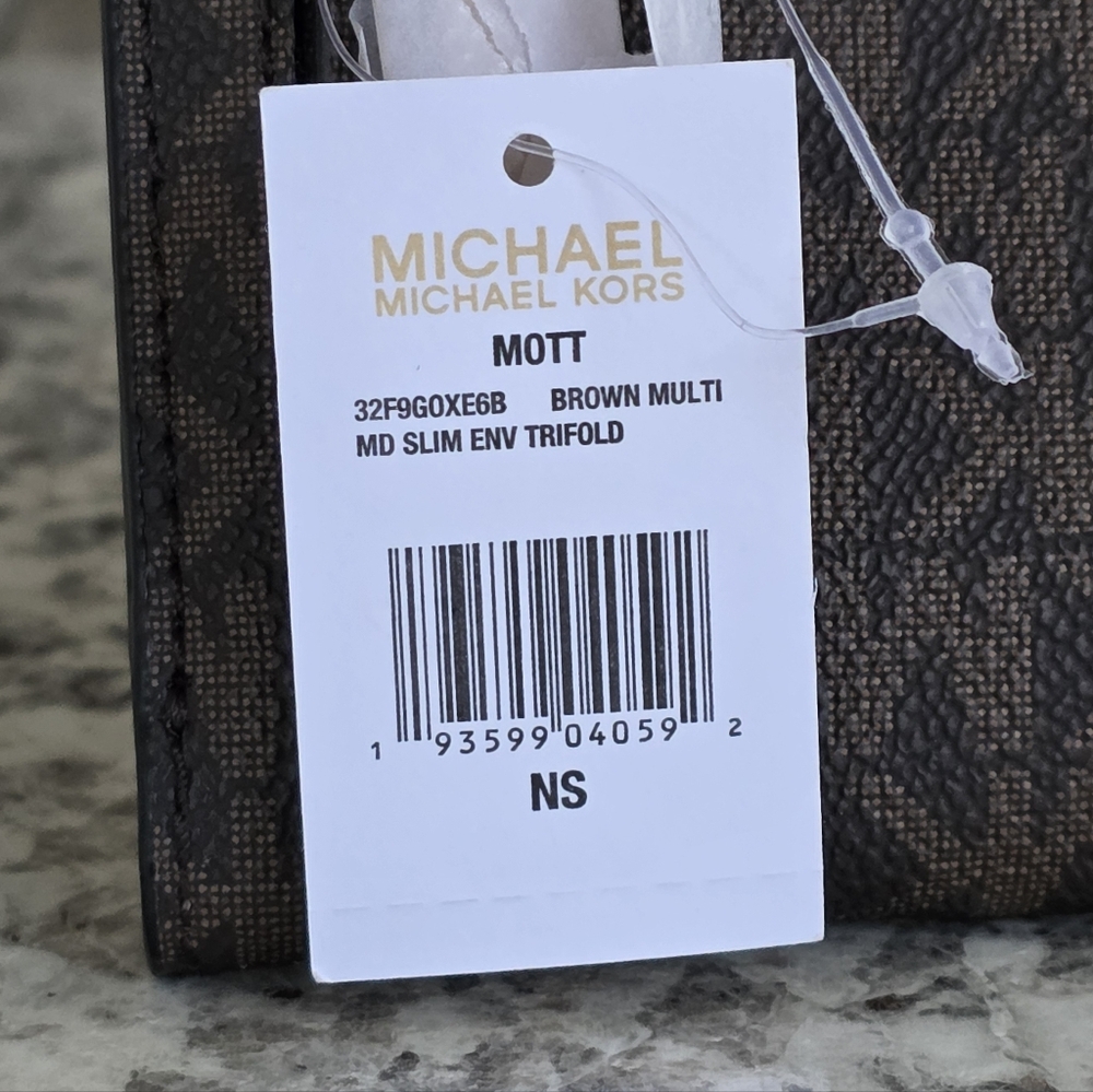 Michael Kors Mott Medium Trifold Wallet - Picture 6 of 7